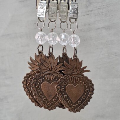 PACK X 4 PESAS MANTEL CORAZON EN LLAMAS METAL COBRE