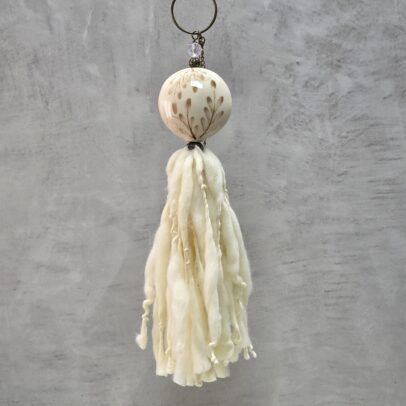 BORLA MEDALLON CERAMICA  PINTADO RAMAS MARRON / LANA FLAMA