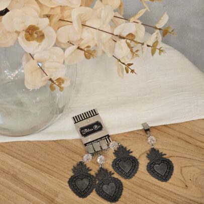 PESAS DE MANTEL CORAZÓN EN LLAMAS PLATA X 4 UNIDADES