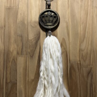 BORLA DE METAL CORONA REINA BRONCE