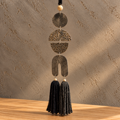 COLGANTE METAL TRIBAL PLATA/HILO NEGRO