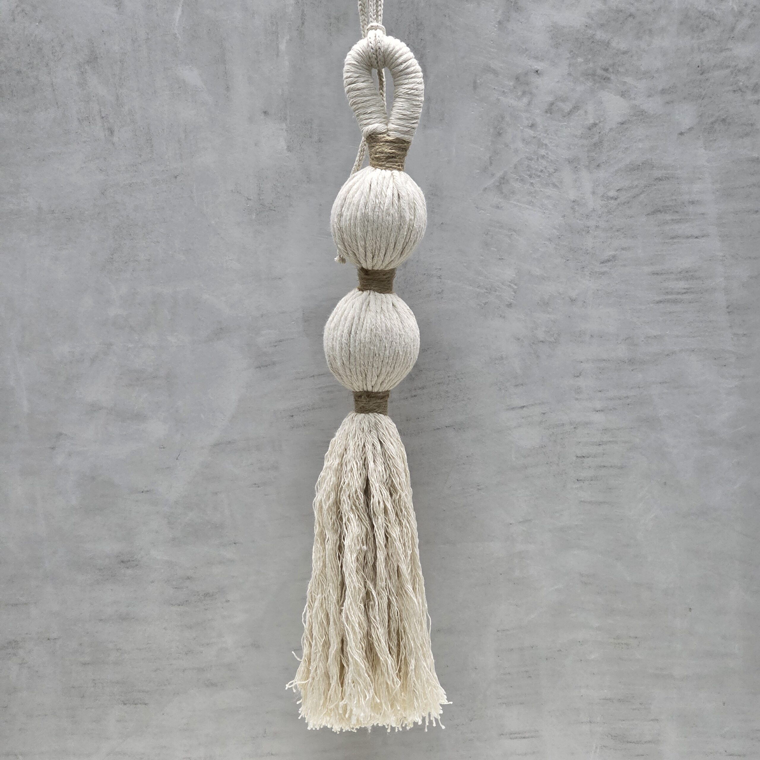 BORLA MACRAME 2 ESFERAS NATURAL/YUTE (80 CM C/CUERDA)
