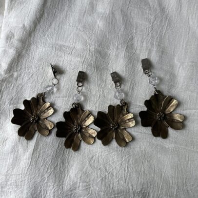 PESAS DE METAL AMAPOLA BRONCE X 4 UNIDADES