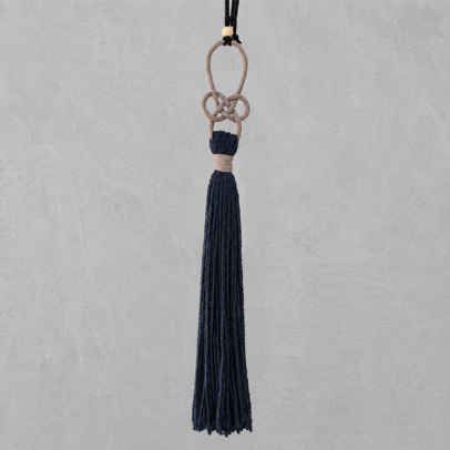 BORLA BOHO EN TONOS VISON Y AZUL OSCURO 70 CM